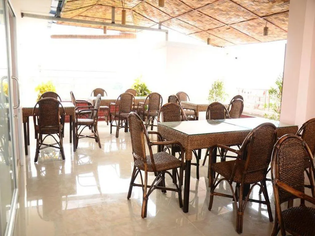 Real Link Hotel Yangon 3*,