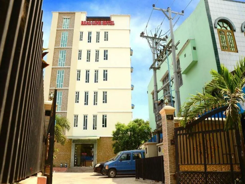 Real Link Hotel Янгон