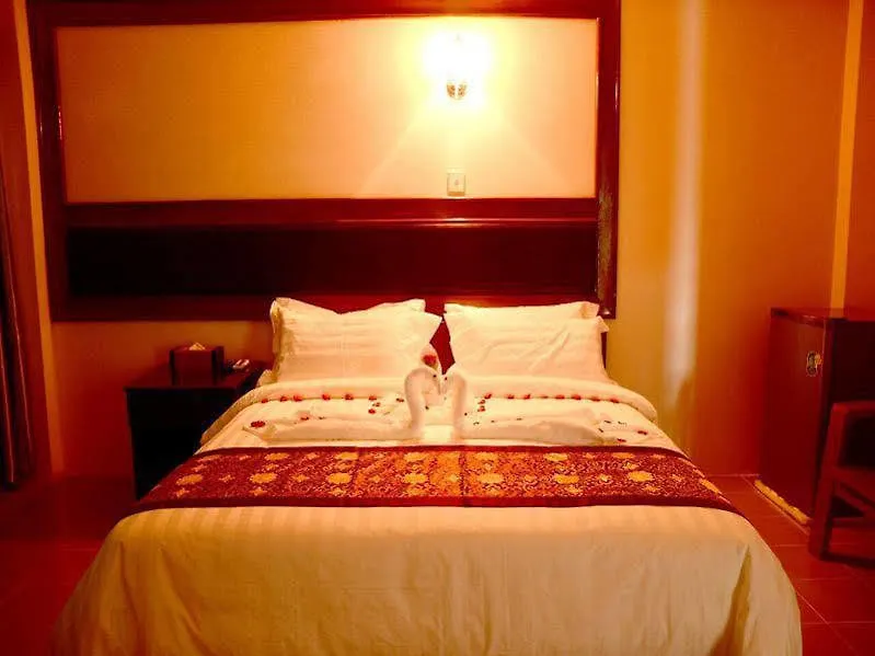Real Link Hotel Янгон